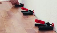 PRZYRZĄD DYSTANSUJĄCY DO MONTAŻU PARKIETU BESSEY