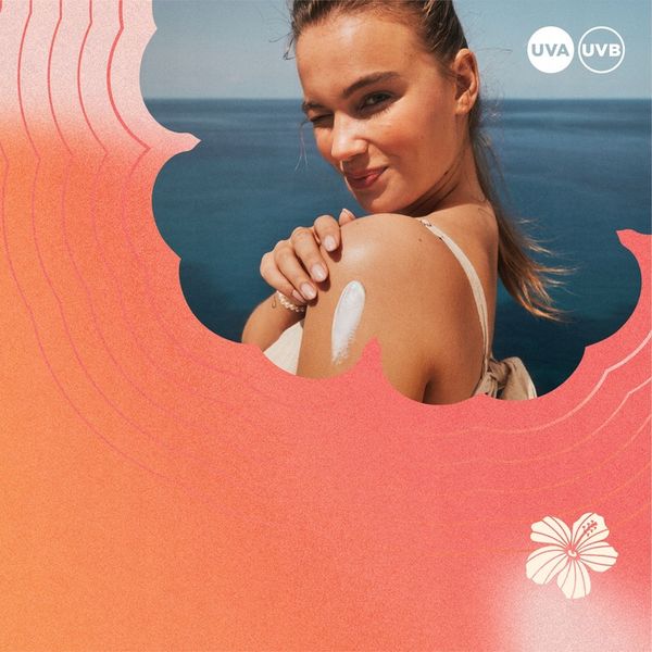 Hawaiian Tropic Glowing Protection do opalania SPF50 zdjęcie 4