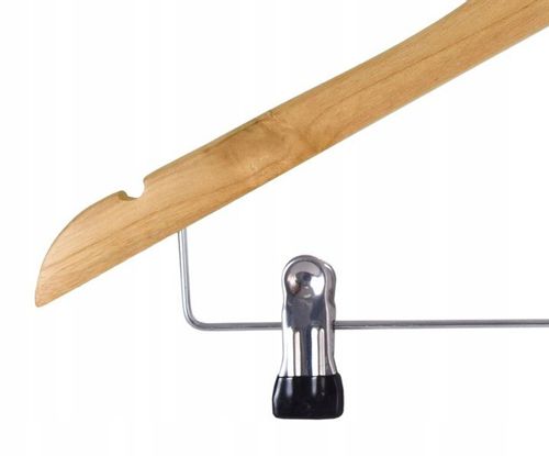 Drewniany wieszak z klipsami na Arena.pl