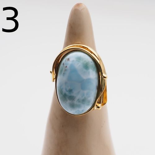 Pierścionek - owalny Larimar w srebrze złoconym z liściem 3 na Arena.pl