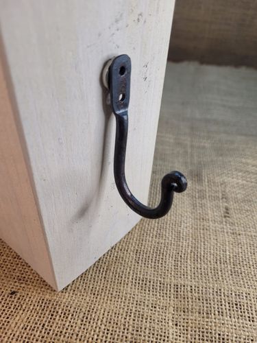 Wieszak na ubrania kuty seria Pchełka surowa na Arena.pl