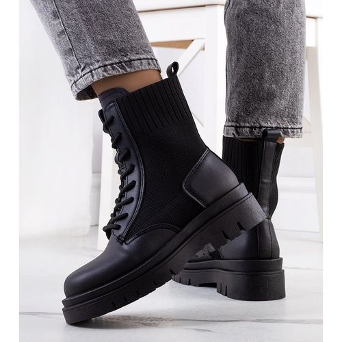 Czarne traperki r.36 na Arena.pl