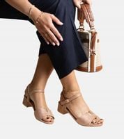 Hers Sandały damskie beżowe na niskim obcasie z klamerką r. 38