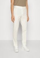 Biały z dodatkiem lnu Slim fit Isaac Dewhirst 44