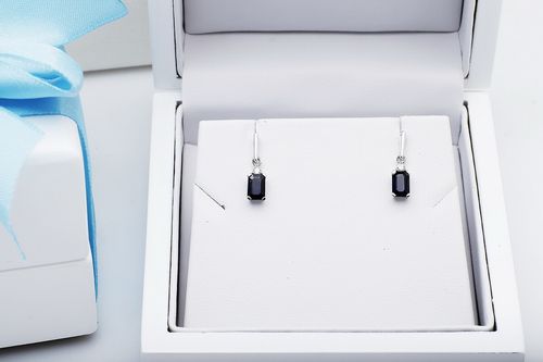 wiszące kolczyki z białego złota z szafirami - kbd1924s na Arena.pl