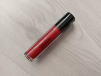 1 Douglas Błyszczyk 4 ml Shinny Kiss Shinny red Promo