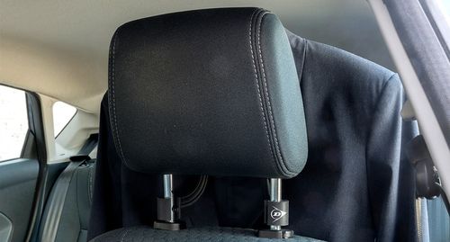 Dunlop WIESZAK SAMOCHODOWY na zagłówek MARYNARKĘ + odblask na Arena.pl