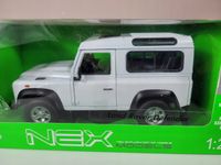 Land Rover Defender Model Welly 1:24 white
