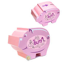 duża świnka skarbonka z tektury z napisem "NA BUTY"