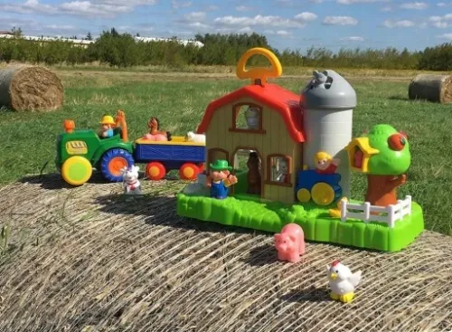 Dumel Traktor Farmer Interaktywny mówi PL świeci na Arena.pl