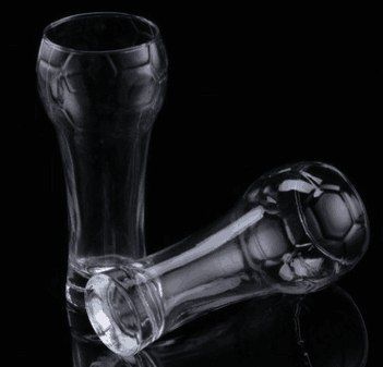 Piłkarska szklanka na Arena.pl