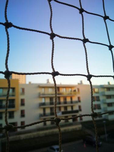 ZESTAW GRUBA SIATKA DLA KOTA NA ZACZEPY 2 x 1.5 m OCZKO 40 mm BEZ WIERCENIA na Arena.pl