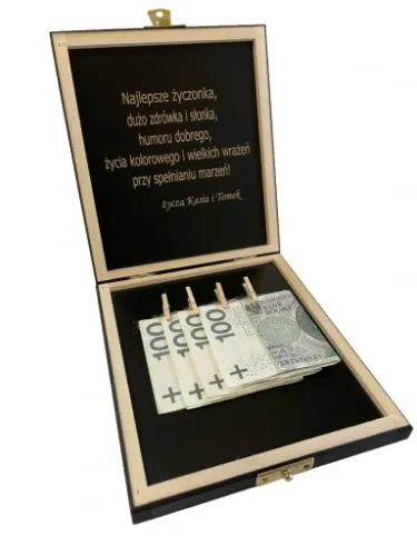 PUDEŁKO NA PIENIĄDZE PREZENT URODZINY 18 -100 LAT na Arena.pl