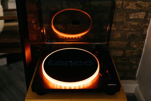 Gramofon LENCO LS-50LEDBK z głośnikami LED USB napęd pasowy 33, 45 i 78 obr na Arena.pl