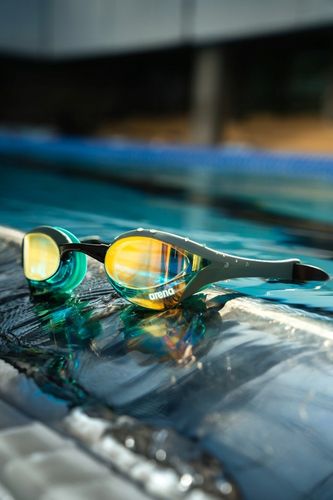 Okulary pływackie Arena Cobra Core Swipe Mirror na Arena.pl