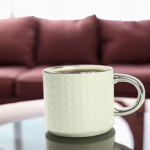 KUBEK PORCELANOWY DO KAWY HERBATY WZÓR SWETEREK 470ML ZE SREBRNYM UCHEM na Arena.pl