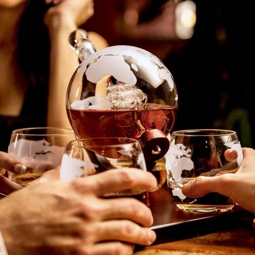 Zestaw do Whisky Karafka Globus 4 Szklanki Prezent dla Taty Faceta na Arena.pl