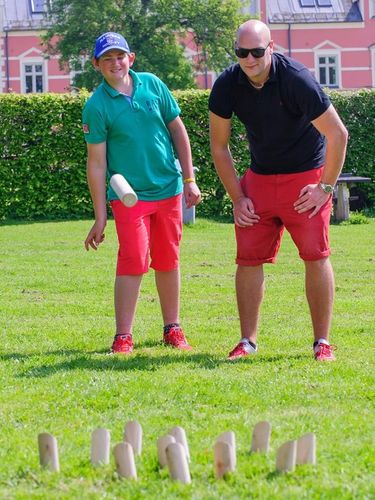 KUBB Towarzyska Gra Skandynawskie KRĘGLE z drewna szwedzka zabawa ZBIJAK 3+ na Arena.pl