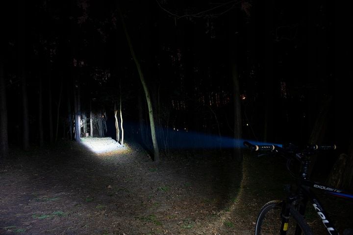 MOCNA LAMPKA ROWEROWA LED XML-T6 CREE USB ZOOM zdjęcie 8