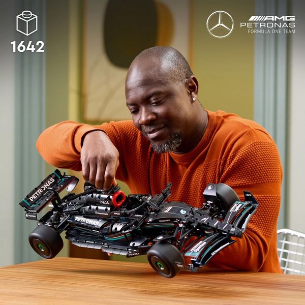 Klocki Technic 42171 Mercedes-AMG F1 W14 E Performance zdjęcie 4