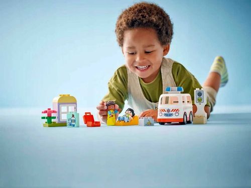 10447 - lego duplo - karetka z kierowcą na Arena.pl