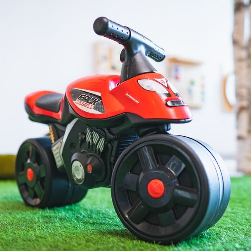 FALK Jeździk Racing Czerwony Szerokie Koła 1+ na Arena.pl