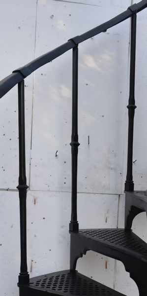 SCHODY KRĘCONE FI 1,36 M - WZÓR NR 3 - 1 TRALKA NA STOPNIU ŻELIWNE zdjęcie 8