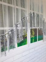 GIPIURA,KORONKA BIAŁO-SZARA - FRĘDZLE KWIATEK 30CM