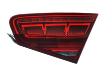 Audi A8 09-13 Lampa tylna wewnetrzna LED Prawa