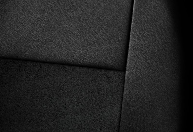 Uniwersalne pokrowce z alcantary SUPERIOR Czarne do Mazda Demio I II zdjęcie 2