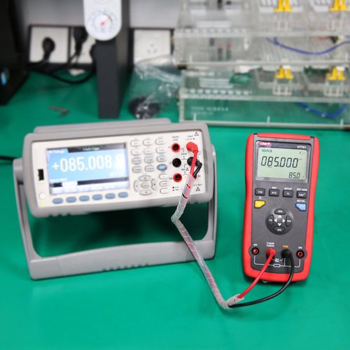 Kalibrator temperatury Uni-T UT701 na Arena.pl