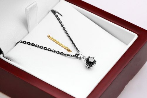 Złoty wisiorek WBD3178B - Diament na Arena.pl