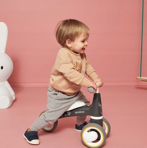 Jeździk Skiddoü Berit Pink Biały, Niebieski na Arena.pl