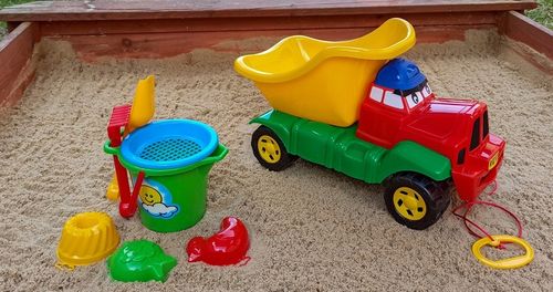 Samochód wywrotka Reks z zestawem do piasku, ciężarówka Reks z zestawem na Arena.pl