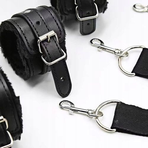 ZESTAW KAJDANEK BDSM Z PASAMI POD MATERAC ŁÓŻKO I MASKA NA OCZY Z EKOSKÓRY na Arena.pl