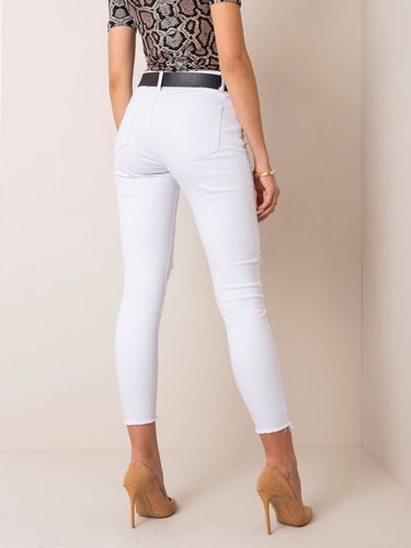 Białe jeansy  SLIM Olimpia 29 na Arena.pl