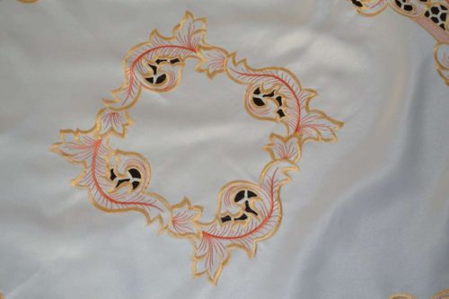 Obrus haftowany 85x85 na Arena.pl