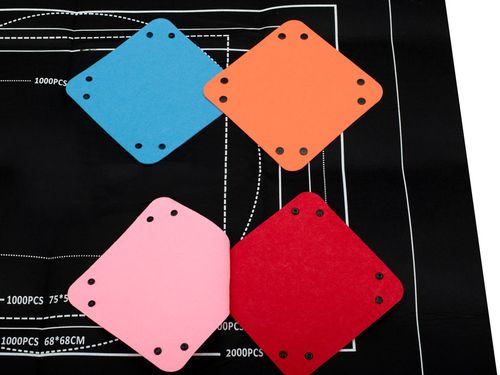 ZABAWKOWA MATA DO UKŁADANIA PUZZLI na Arena.pl