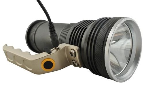 Latarka CREE L5017 na Arena.pl