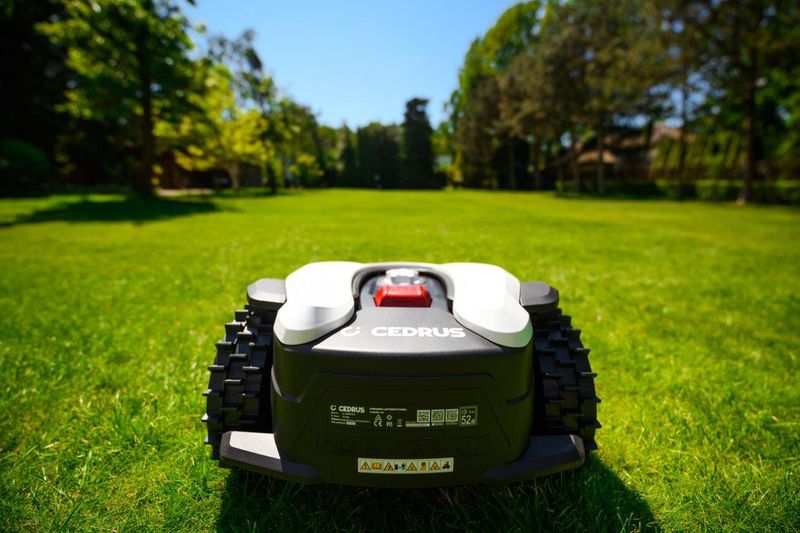 CEDRUS M6+ ROBOT KOSZĄCY KOSIARKA AUTOMATYCZNA DO TRAWY C-MOW 600m2 - OFICJALNY DYSTRYBUTOR - AUTORYZOWANY DEALER CEDRUS zdjęcie 73