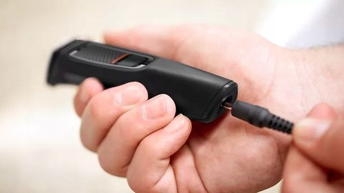 MASZYNKA GOLARKA PHILIPS DO WŁOSÓW ZAROSTU BRODY TRYMER BEZPRZEWODOWY +ETUI na Arena.pl