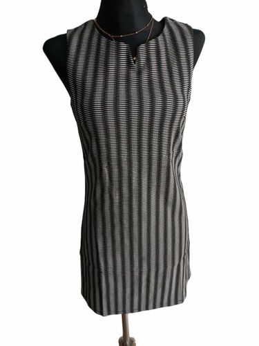 Prosta sukienka w paski na Arena.pl