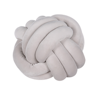 Poduszka dekoracyjna supeł 30 x 30 cm szara MALNI