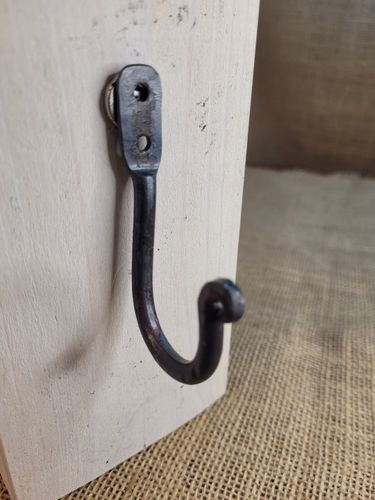 Wieszak na ubrania kuty seria Pchełka surowa na Arena.pl