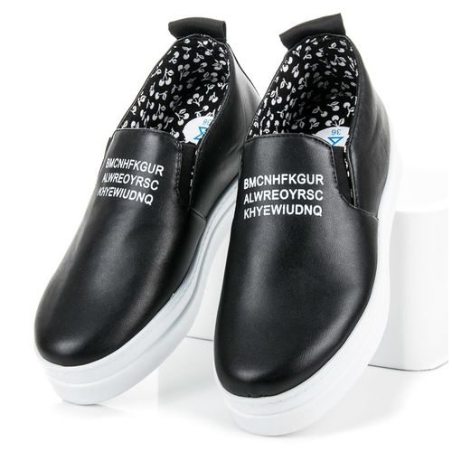 Wsuwane trampki na platformie r.41 na Arena.pl