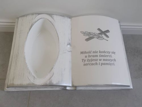 KSIĘGA na grób Podkład do stroików sztucznych Biała ze srebrnym z doniczką na Arena.pl