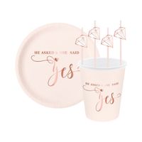 Zestaw zastawy na wieczór panieński talerzyki kubeczki słomki She said yes