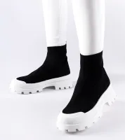 Czarne sneakersy z elastyczną cholewką Varden 39
