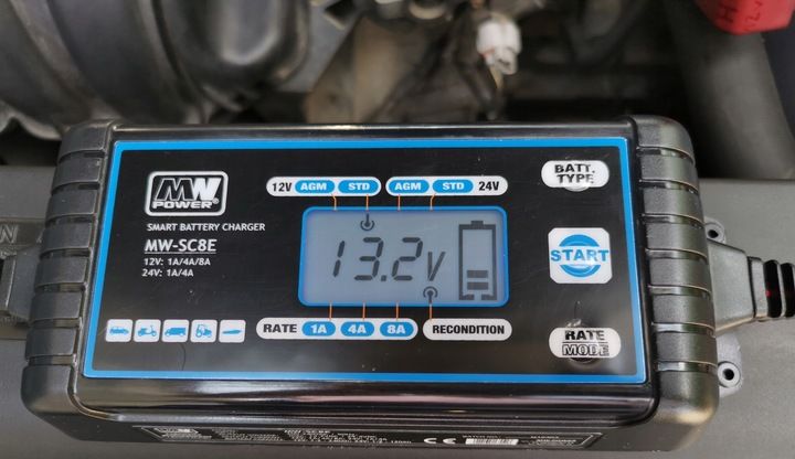 ŁADOWARKA DO AKUMULATORA 12V 24V MW-SC8E MWPower zdjęcie 4