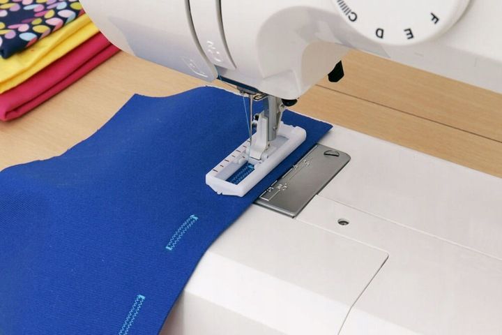 Maszyna do szycia JANOME Juno E1015 zdjęcie 3